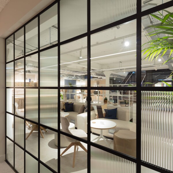 KanipakPhoto W3A2185 min