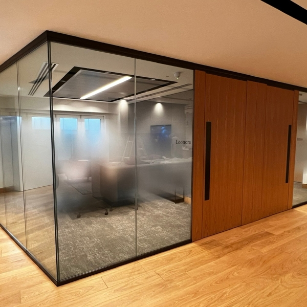 Leading Global Financial Services Group Radii LR 14