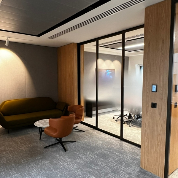 Leading Global Financial Services Group Radii LR 22