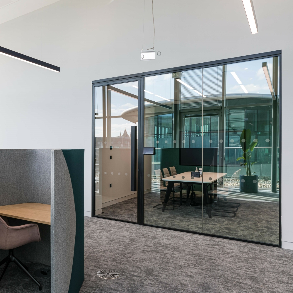 Marsh McLennan Radii LR 10 sq