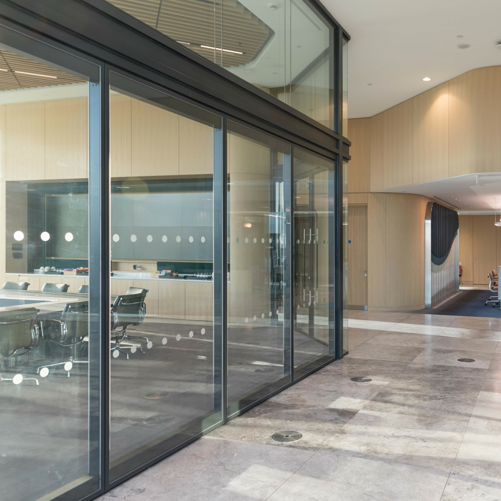 Marsh McLennan Radii LR 23 sq