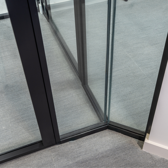 Uses two 12.8 mm acoustic laminated glass.