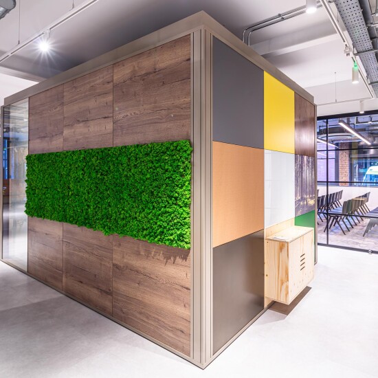 A range of internal and external aesthetic panel finishing options, including film manifestation, whiteboards and biophilic design through living walls.