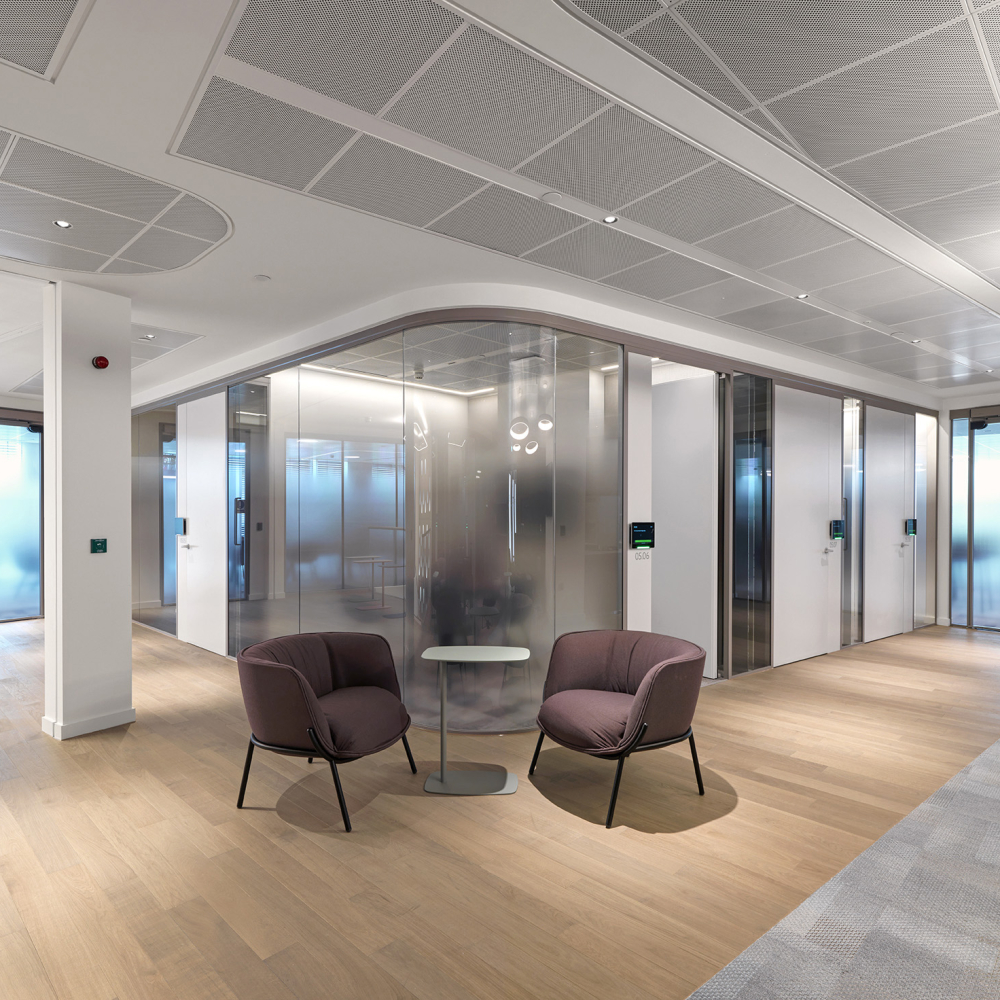 Tilney Smith Williamson Radii LR 21