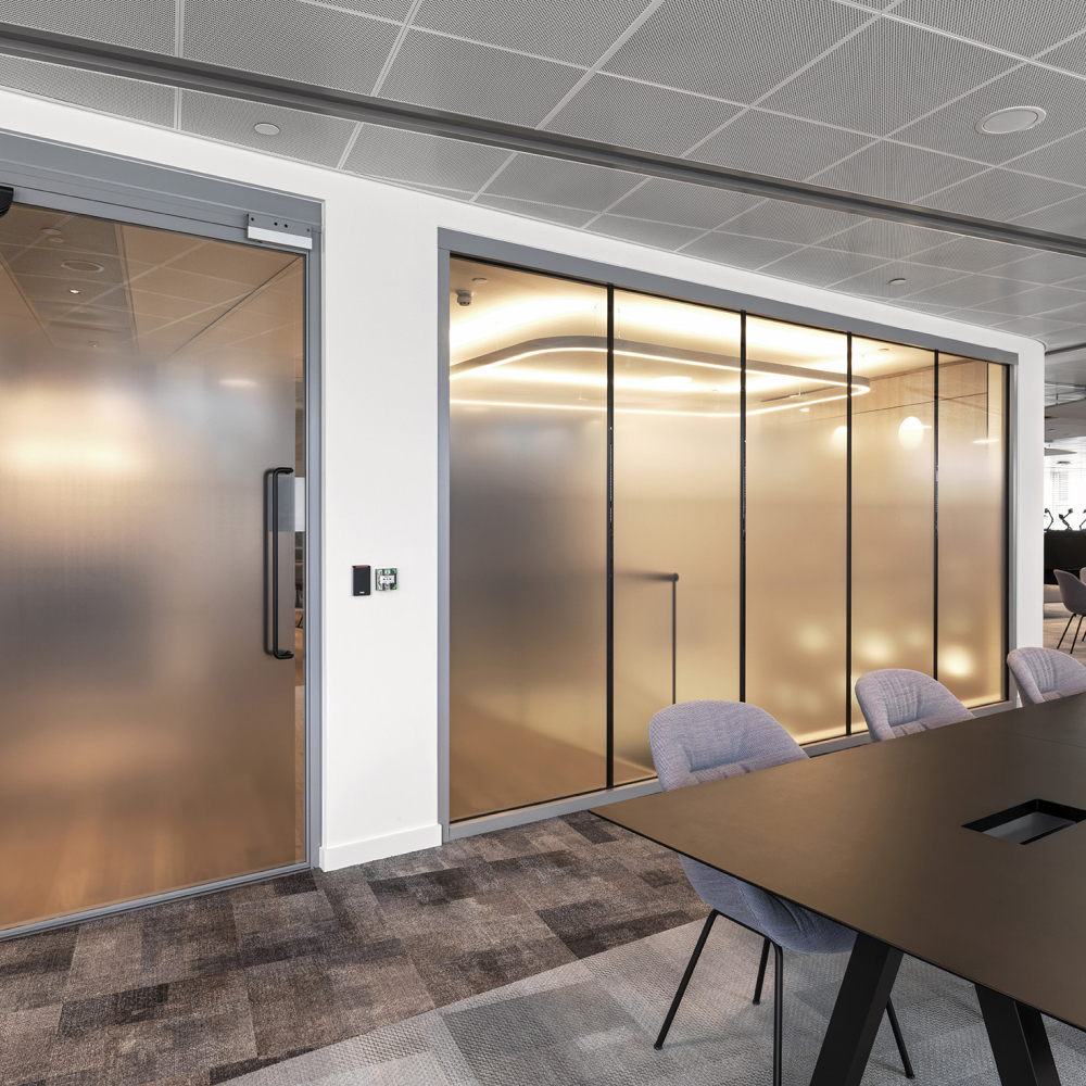 Tilney Smith Williamson Radii LR 28